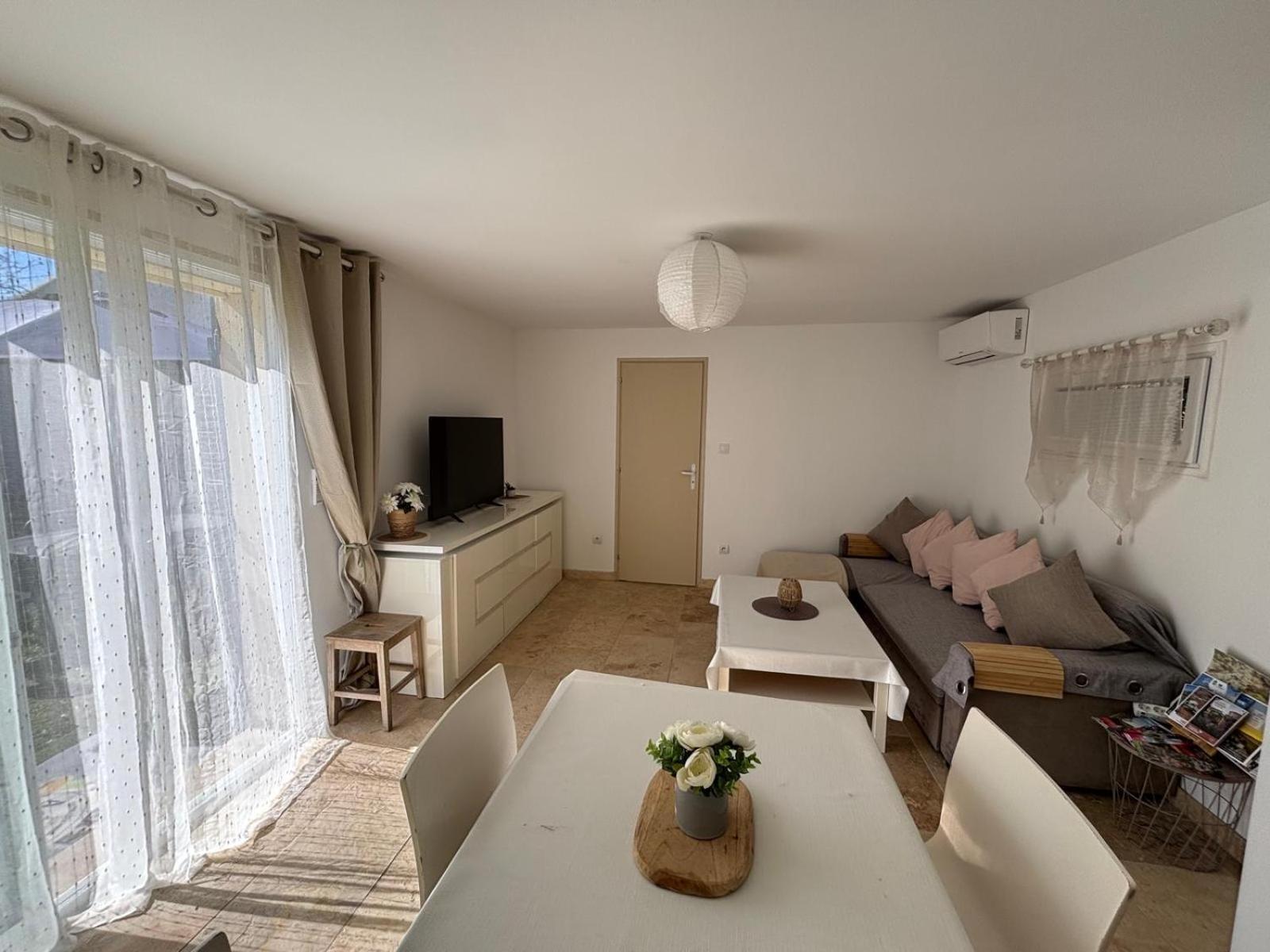 Maison De Vacances En Campagne Cavaillon Exteriér fotografie